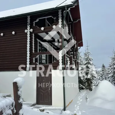 Продається дерев'яний котедж в селі Яблуниця